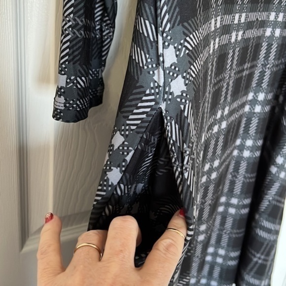 YELETE Swing Gray and Black plaid Dress. Size large - Picture 5 of 6